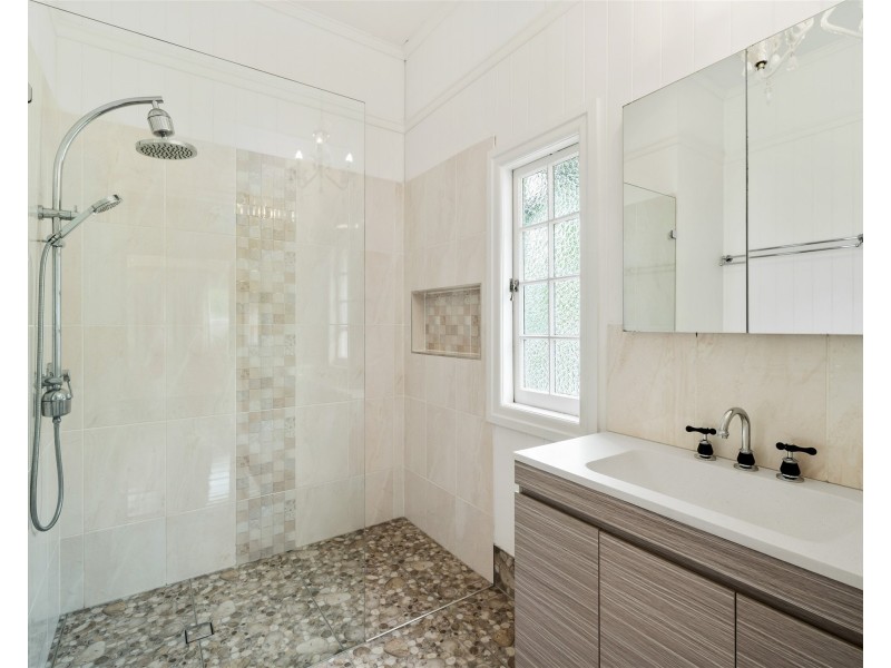 11 Campbell Terrace, Wavell Heights QLD 4012