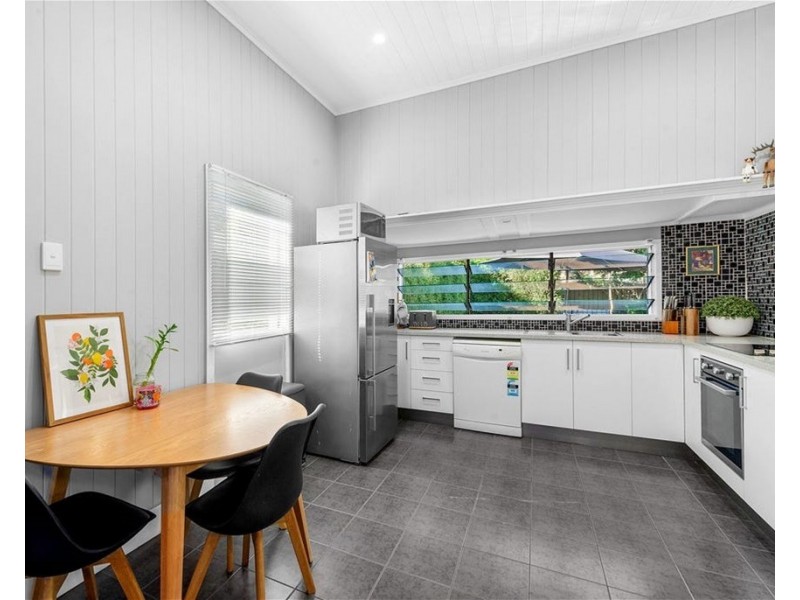 15 Forrest Street, Nudgee QLD 4014