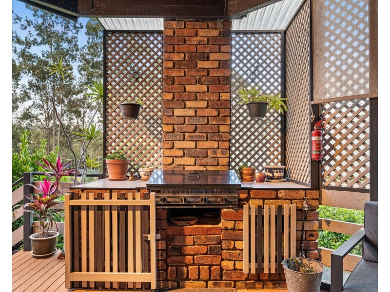 5 Arthur Street, Everton Hills QLD 4053