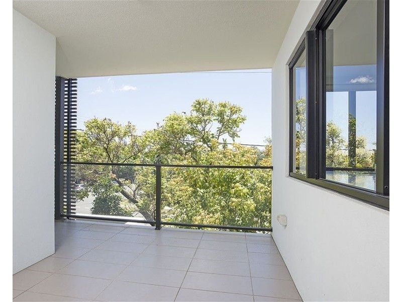 2/4 Garnet Street, Clayfield QLD 4011