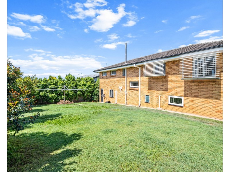 8 Geraldine Street, Wavell Heights QLD 4012