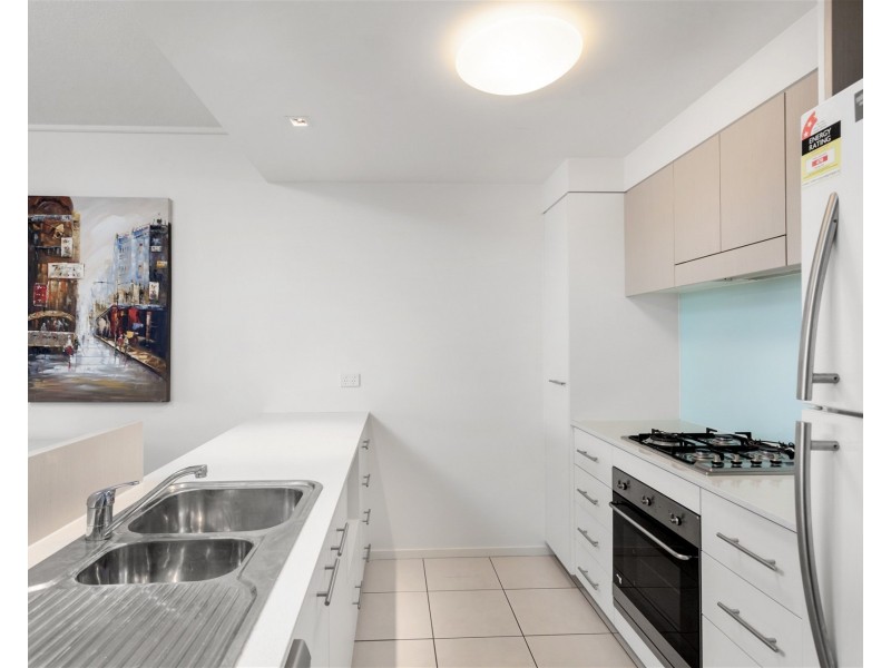 1604/16 Surbiton Court, Carindale QLD 4152