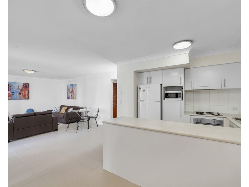 38/300 Sir Fred Schonell Drive, St Lucia QLD 4067