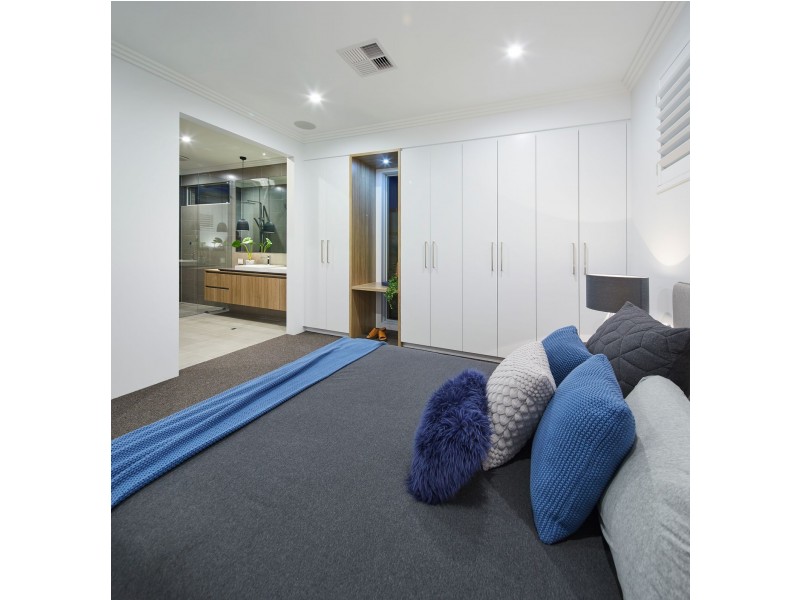 6 Beethoven Street, Banksia Grove WA 6031