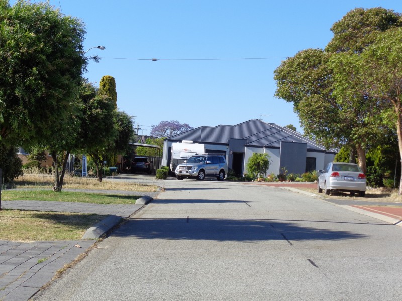 16A Almurta Way, Nollamara WA 6061