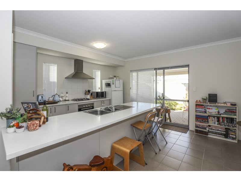 7/4 Melita Drive, Helena Valley WA 6056