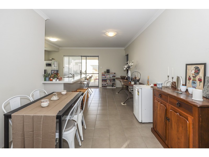 7/4 Melita Drive, Helena Valley WA 6056