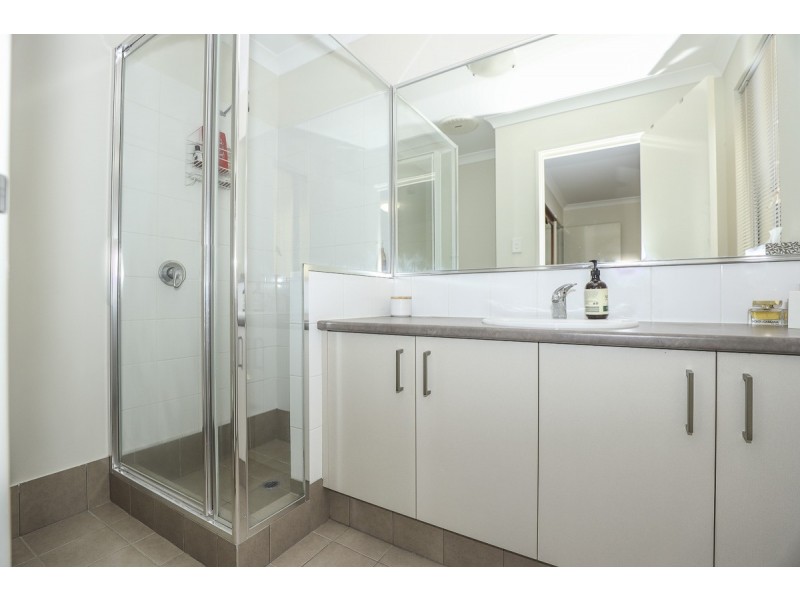 7/4 Melita Drive, Helena Valley WA 6056