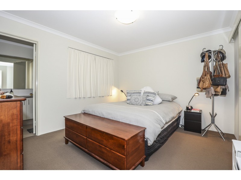 7/4 Melita Drive, Helena Valley WA 6056