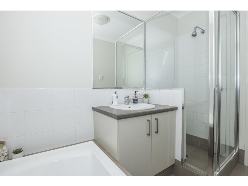 7/4 Melita Drive, Helena Valley WA 6056