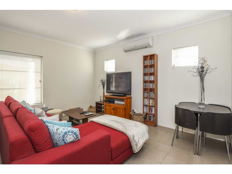 7/4 Melita Drive, Helena Valley WA 6056