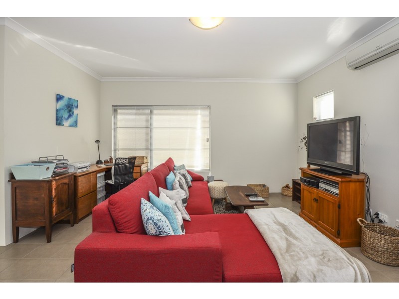 7/4 Melita Drive, Helena Valley WA 6056