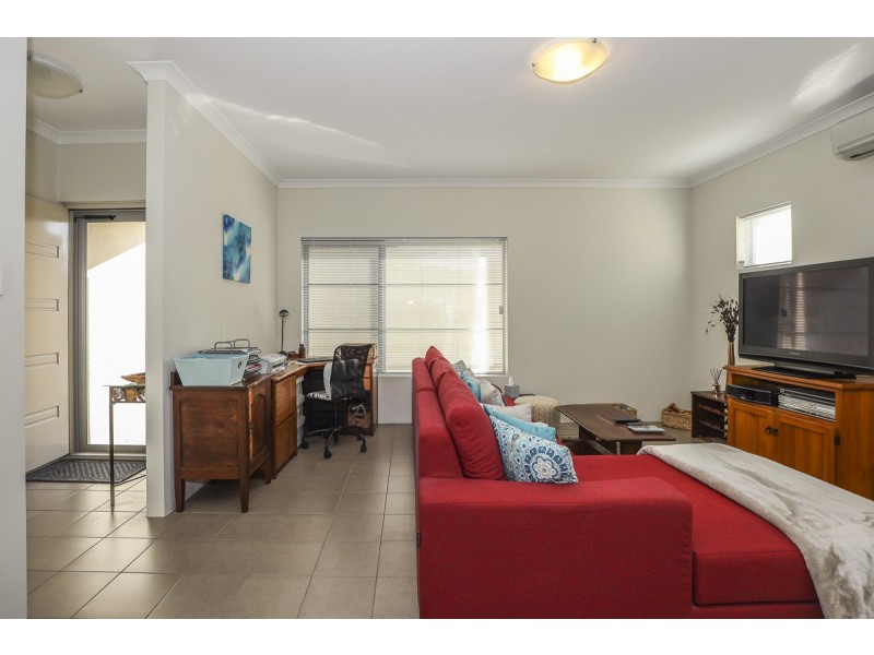 7/4 Melita Drive, Helena Valley WA 6056