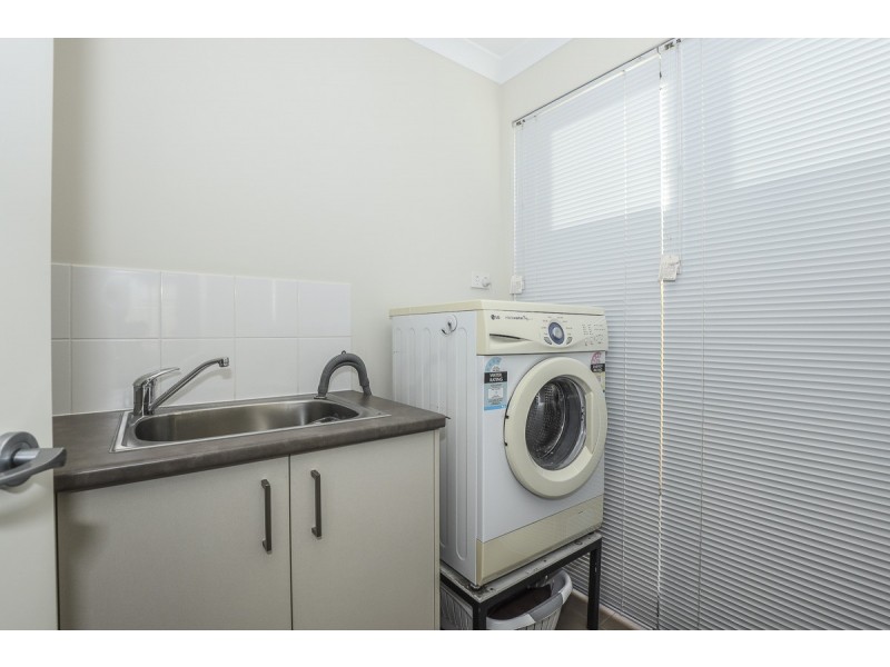 7/4 Melita Drive, Helena Valley WA 6056