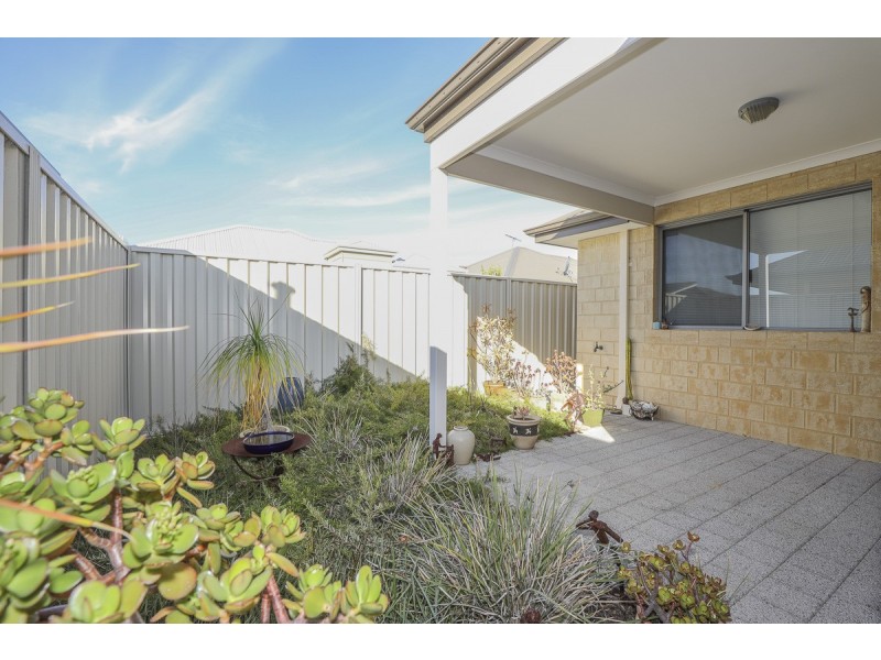 7/4 Melita Drive, Helena Valley WA 6056