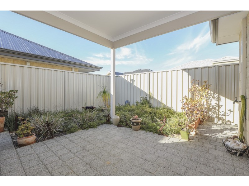 7/4 Melita Drive, Helena Valley WA 6056