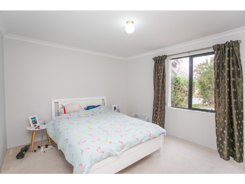 B/8 HAZLETT WAY, Canning Vale WA 6155