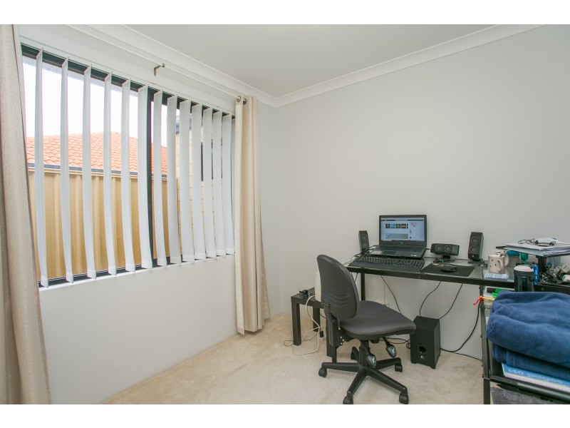 B/8 HAZLETT WAY, Canning Vale WA 6155