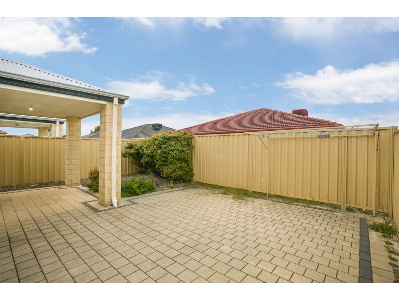 B/8 HAZLETT WAY, Canning Vale WA 6155