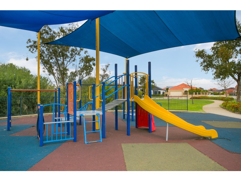 B/8 HAZLETT WAY, Canning Vale WA 6155