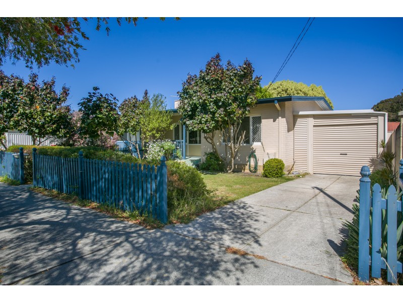 13 DEERING STREET, Westminster WA 6061