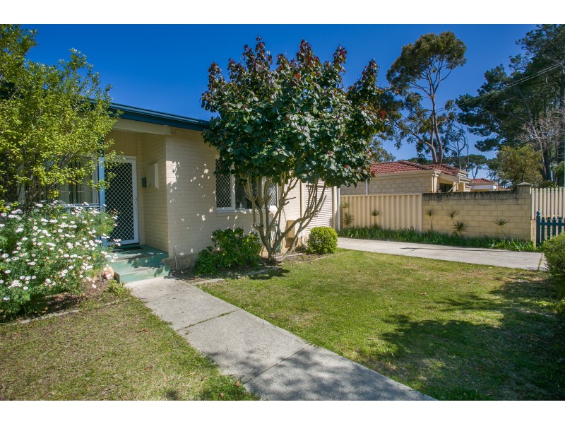 13 DEERING STREET, Westminster WA 6061