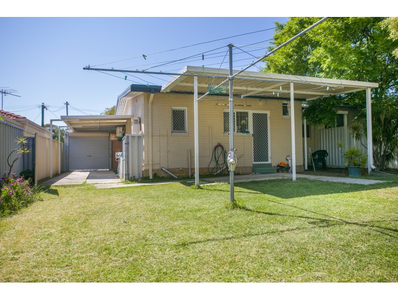 13 DEERING STREET, Westminster WA 6061