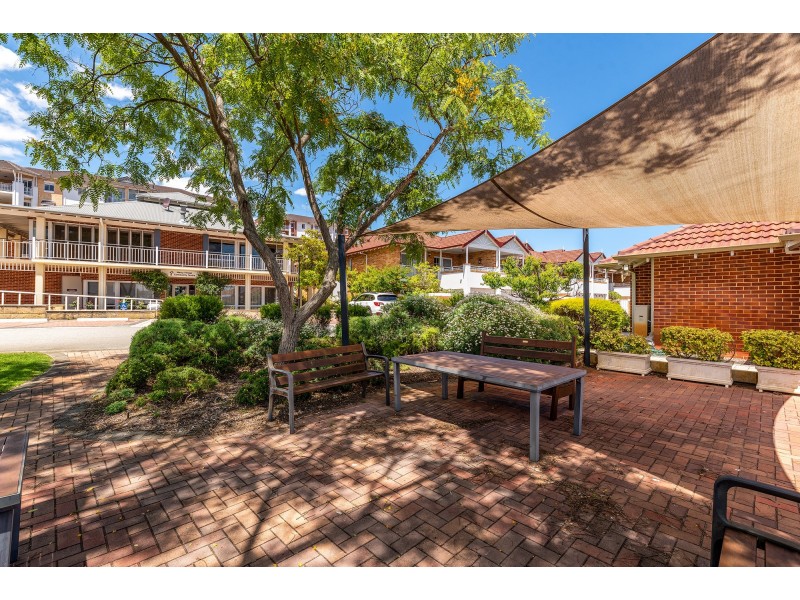 2/71 Ruislip Street, Wembley WA 6014