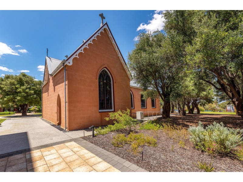 2/71 Ruislip Street, Wembley WA 6014
