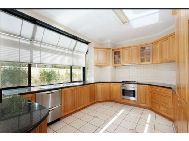 B/25 Tweeddale Road, Applecross WA 6153