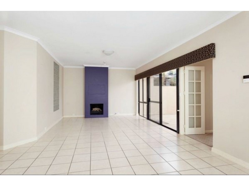 B/25 Tweeddale Road, Applecross WA 6153