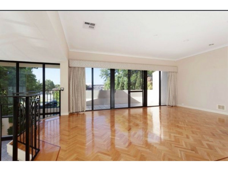 B/25 Tweeddale Road, Applecross WA 6153