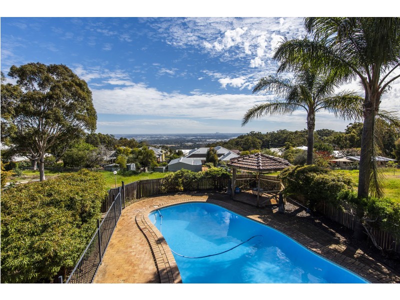 6 A Seaview Terrace, Kalamunda WA 6076
