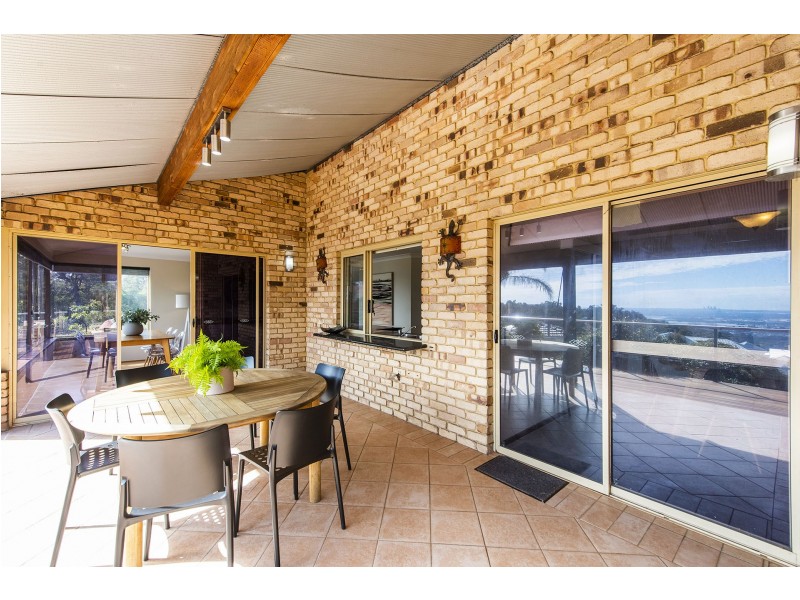 6 A Seaview Terrace, Kalamunda WA 6076