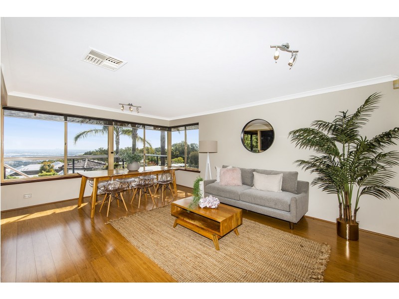6 A Seaview Terrace, Kalamunda WA 6076