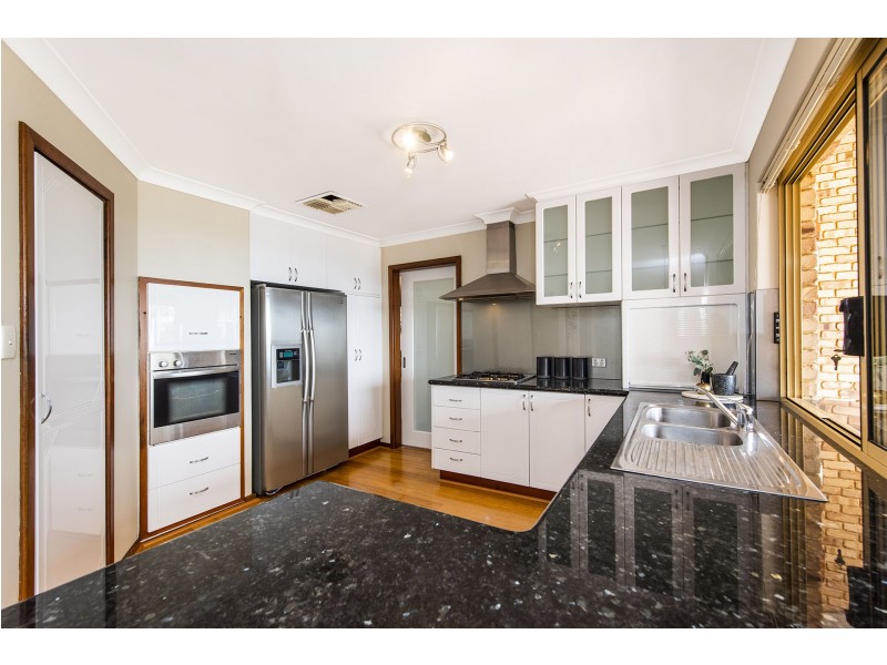 6 A Seaview Terrace, Kalamunda WA 6076