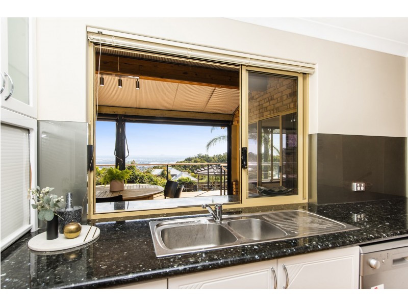 6 A Seaview Terrace, Kalamunda WA 6076