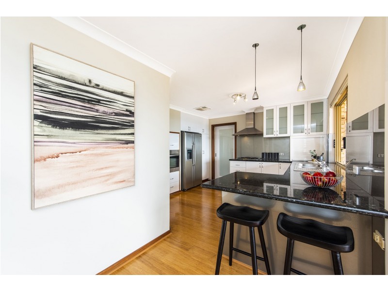 6 A Seaview Terrace, Kalamunda WA 6076