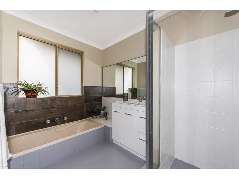 6 A Seaview Terrace, Kalamunda WA 6076