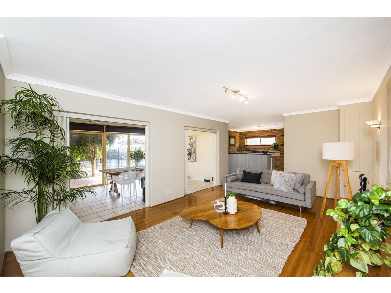 6 A Seaview Terrace, Kalamunda WA 6076