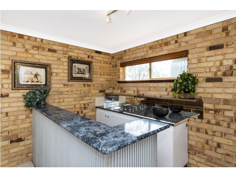 6 A Seaview Terrace, Kalamunda WA 6076