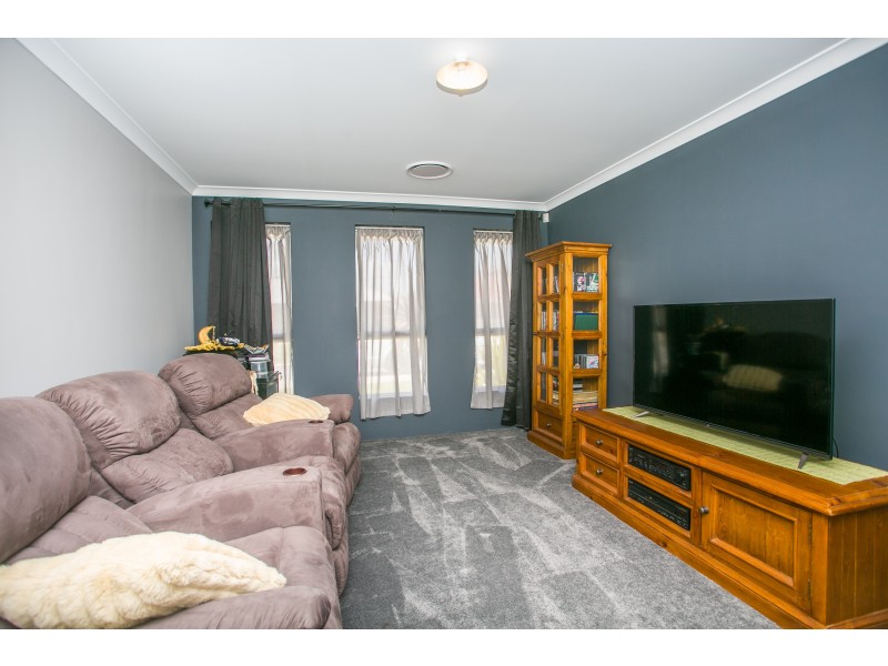 12 Pebley Way, Aveley WA 6069