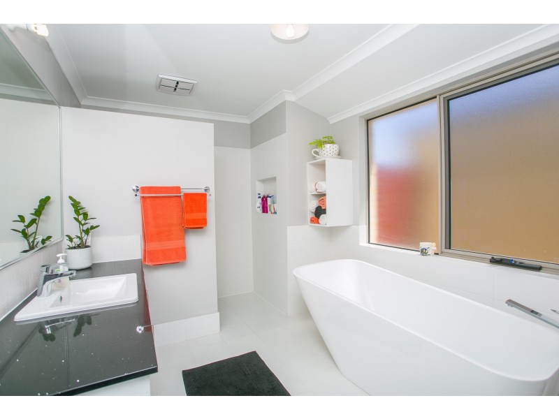 12 Pebley Way, Aveley WA 6069