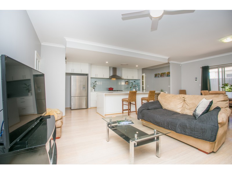 12 Pebley Way, Aveley WA 6069