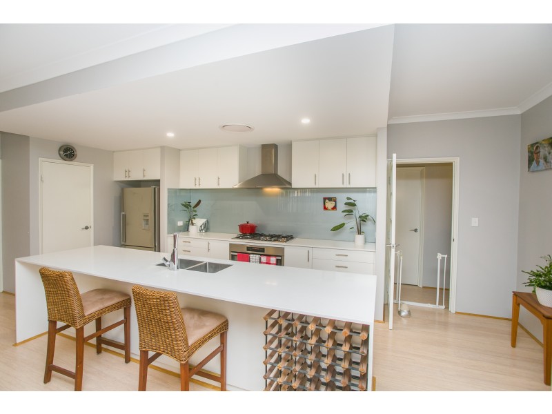 12 Pebley Way, Aveley WA 6069