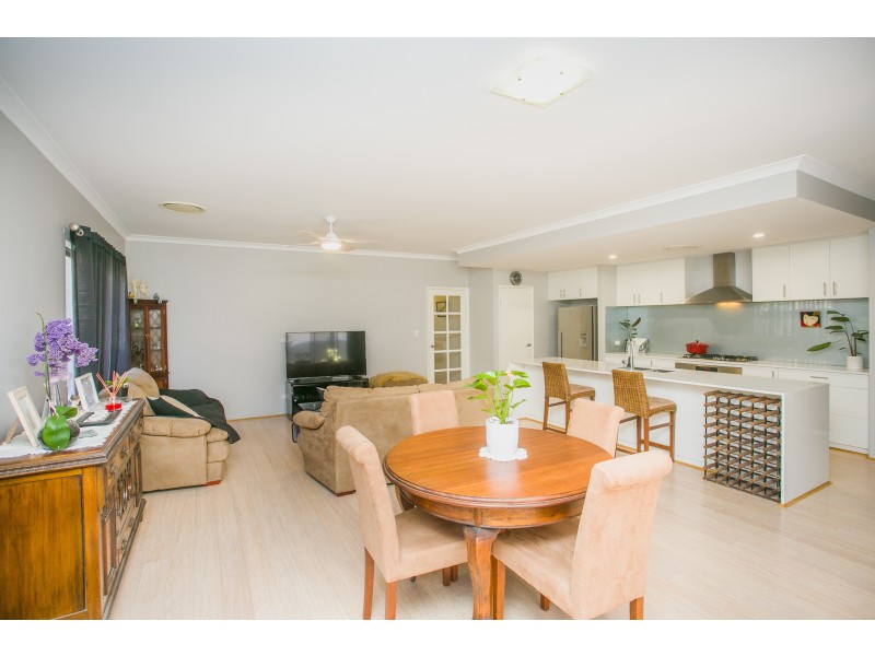 12 Pebley Way, Aveley WA 6069