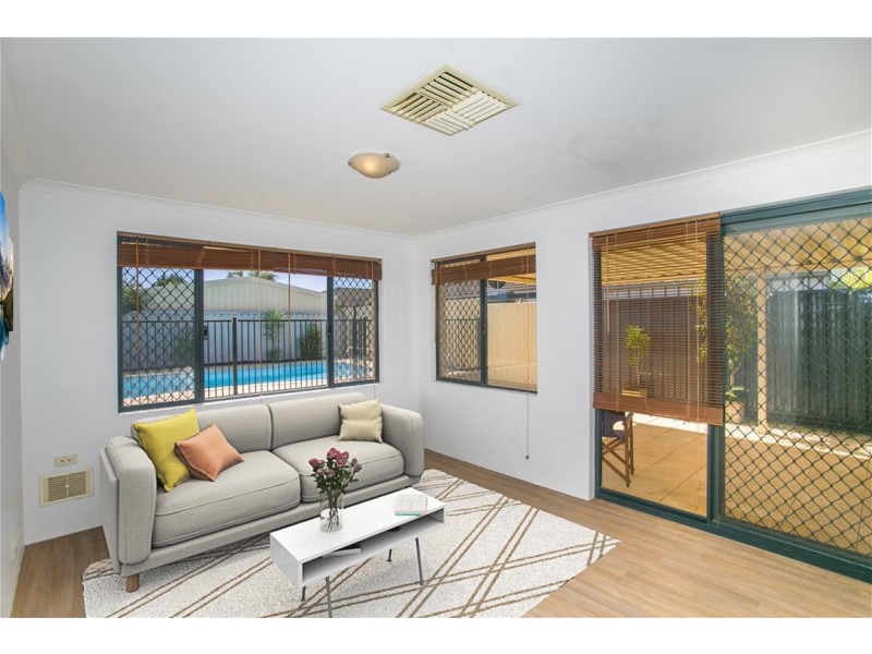 33 Gentle Circle, South Guildford WA 6055