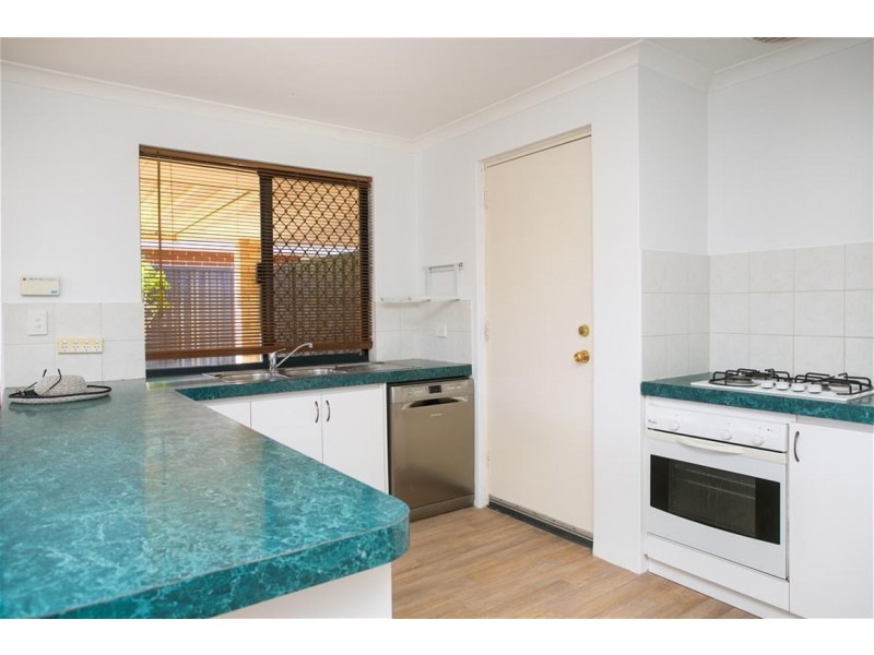 33 Gentle Circle, South Guildford WA 6055