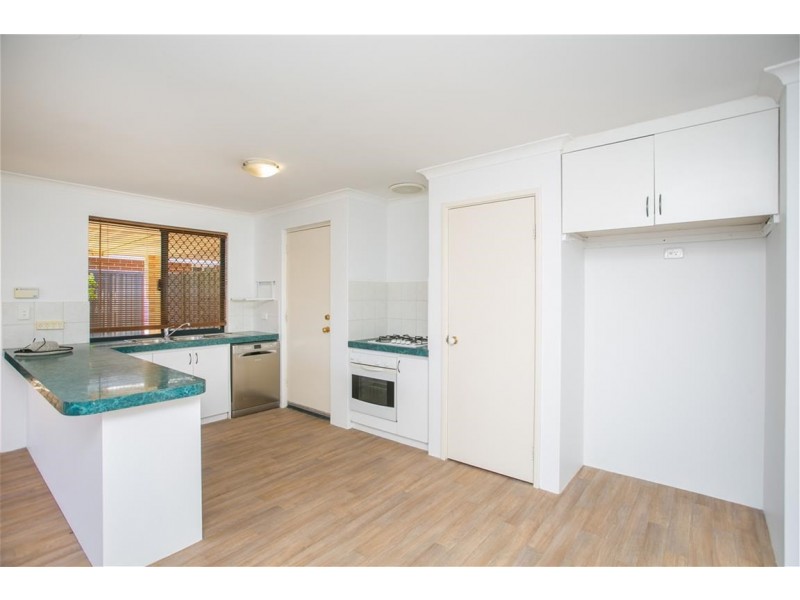 33 Gentle Circle, South Guildford WA 6055