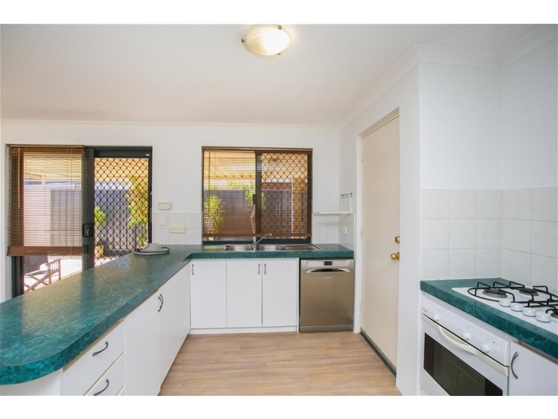 33 Gentle Circle, South Guildford WA 6055